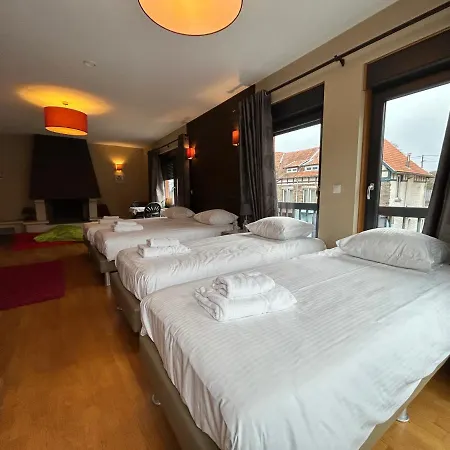 Race & Hotel