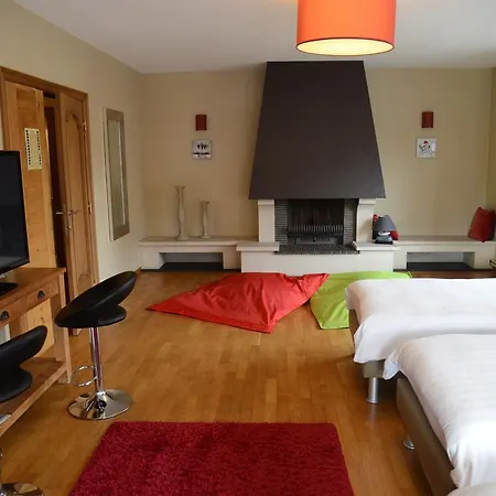 Hotel Race &